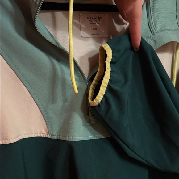 Colorblock Half-Zip Pullover - Picture 4 of 4